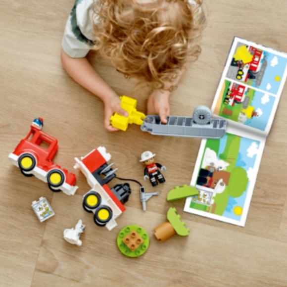 LEGO DUPLO, Rescue Fire Truck Building Toy - Picture 3 of 8